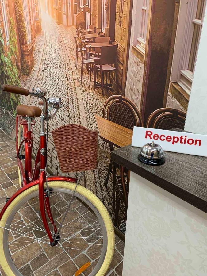 Hotel Rover ลวีฟ ภายนอก รูปภาพ