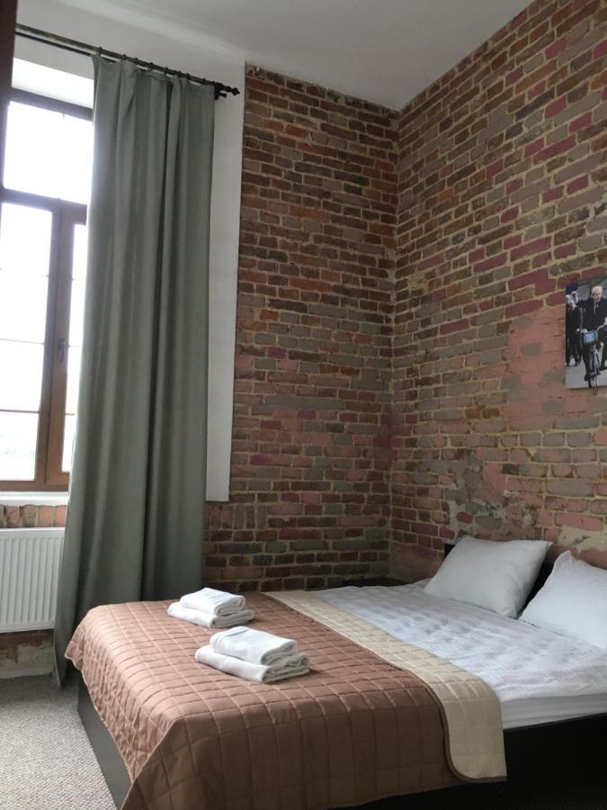 Hotel Rover ลวีฟ ภายนอก รูปภาพ